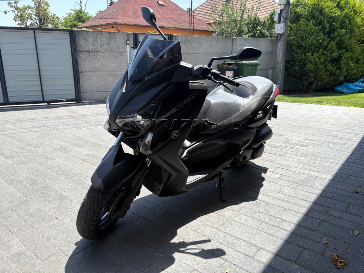 Yamaha X-Max 250 thumb 2
