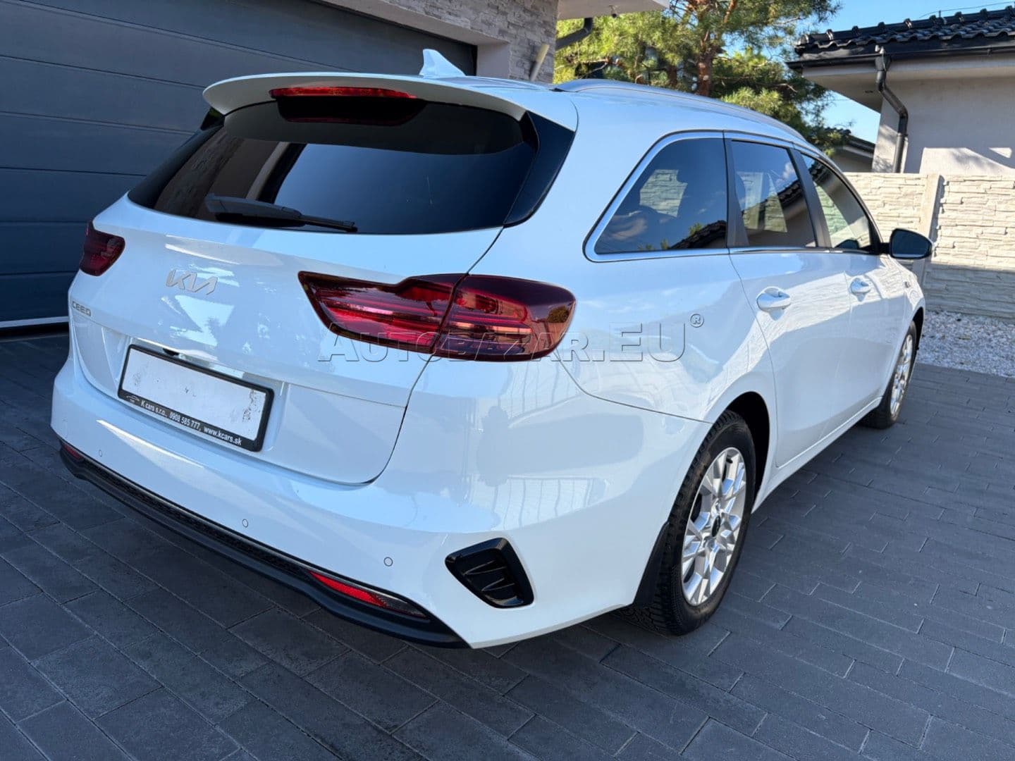 Kia Cee'd SW thumb 10