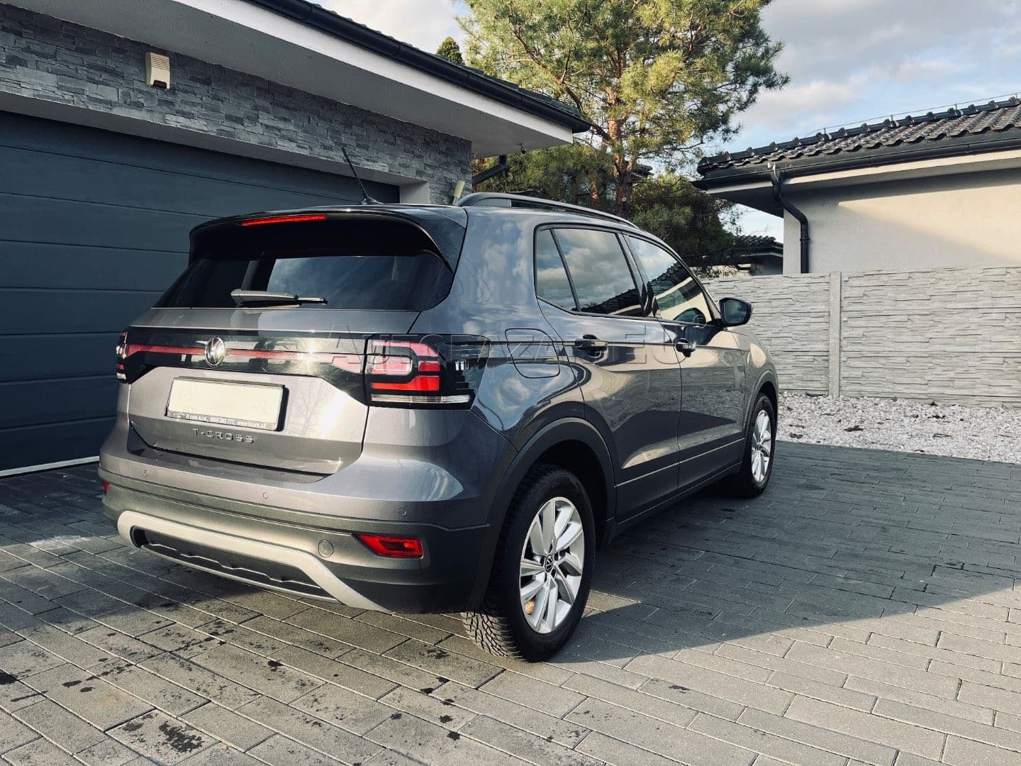 Volkswagen T-Cross thumb 9