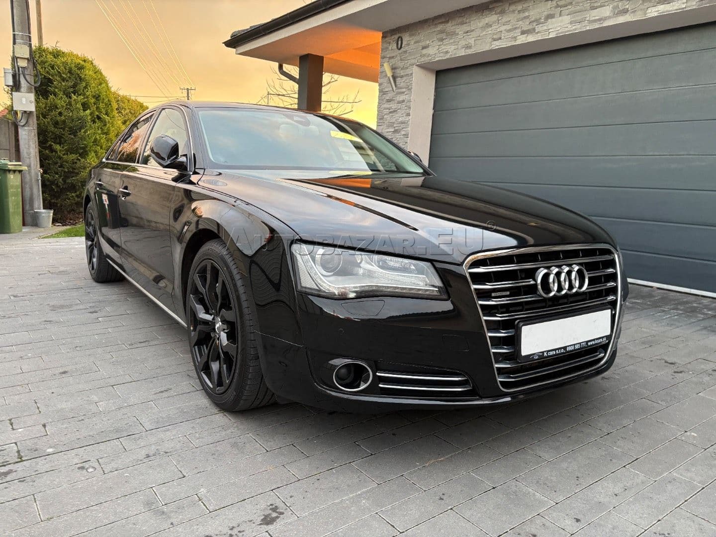Audi A8 thumb 2