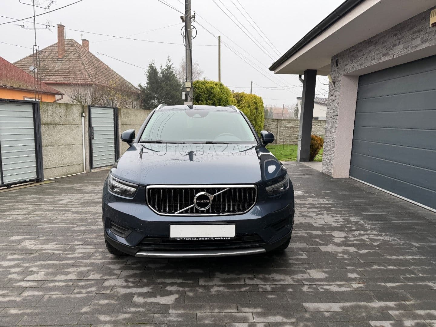 Volvo XC40 thumb 2