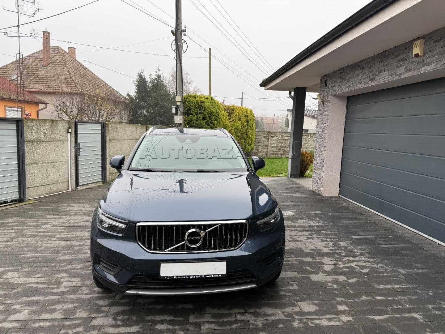Volvo XC40 thumb 3