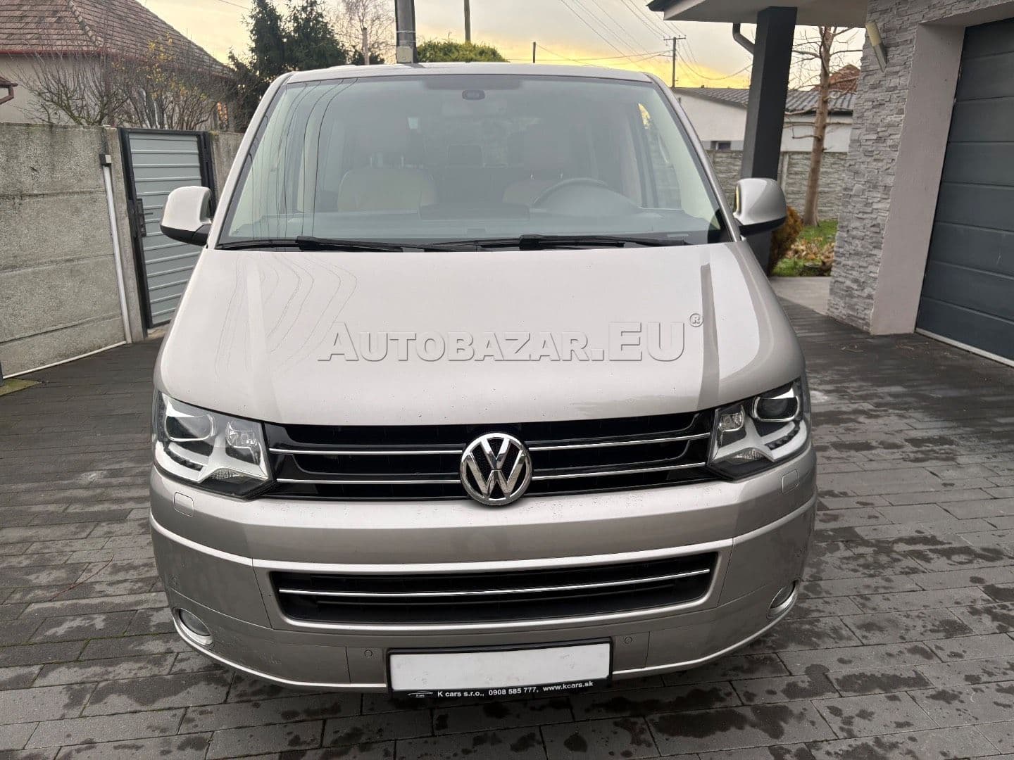 Volkswagen Multivan thumb 4