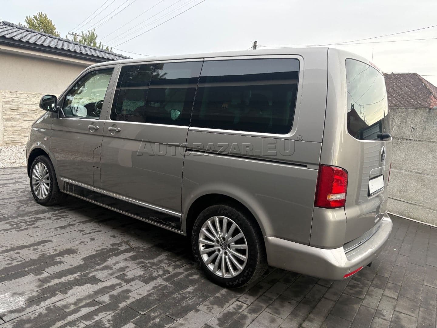 Volkswagen Multivan thumb 7