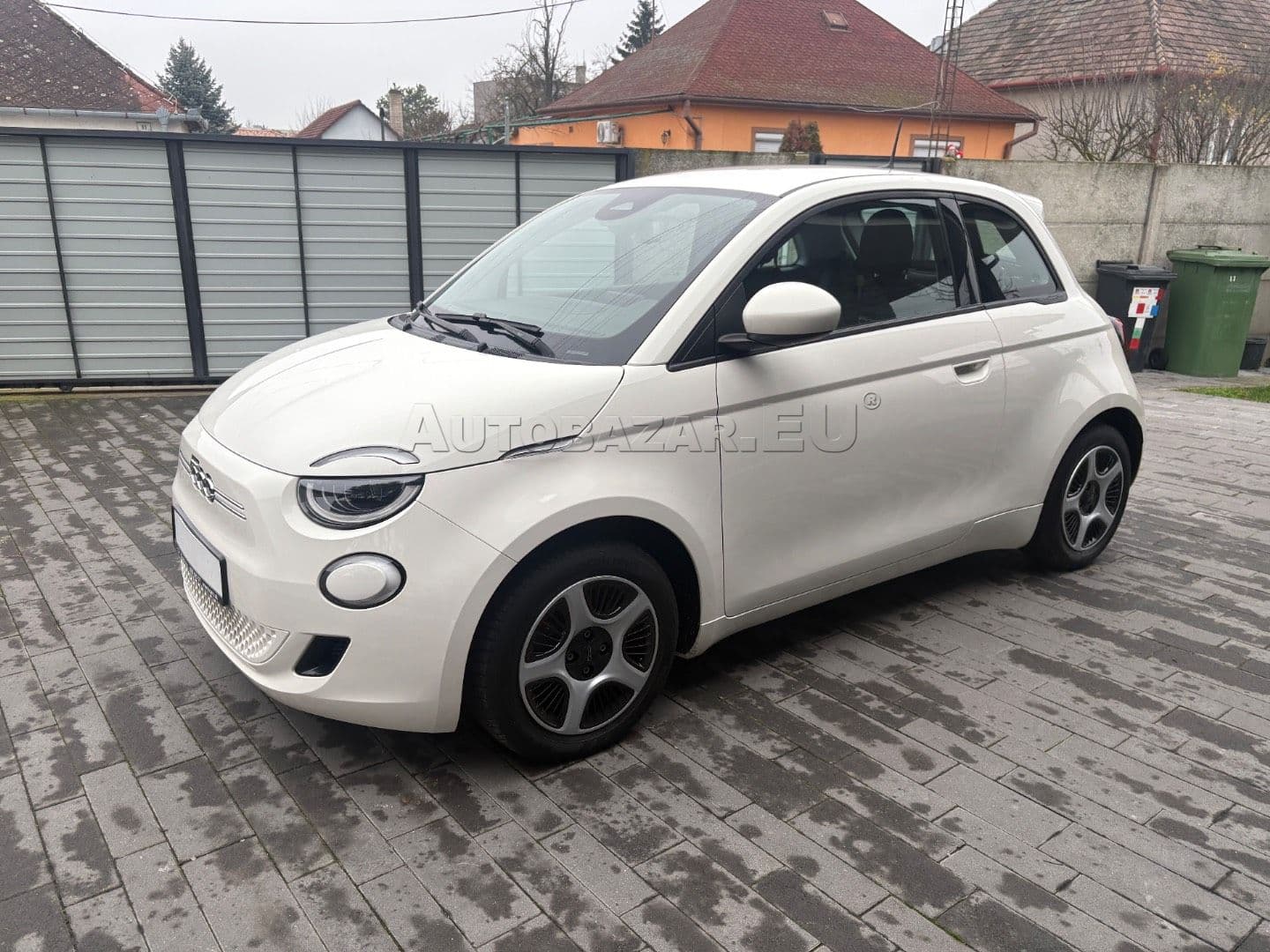 Fiat 500 500e 42kWh Icon thumb 6
