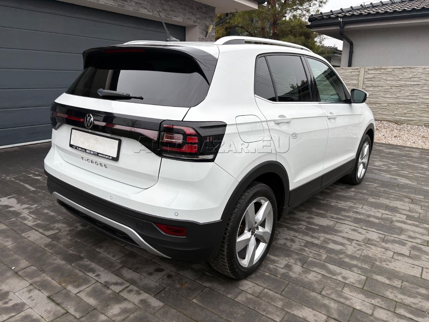 Volkswagen T-Cross thumb 10