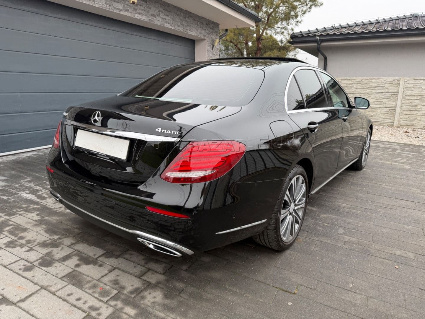 Mercedes-Benz E trieda Sedan thumb 9