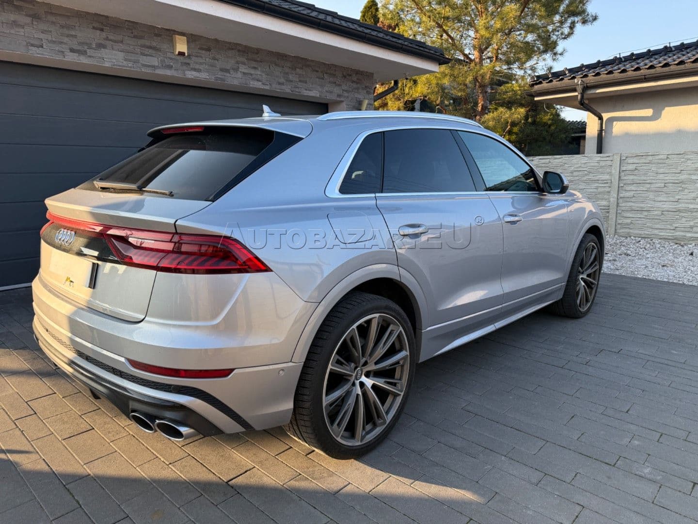 Audi Q8 thumb 10