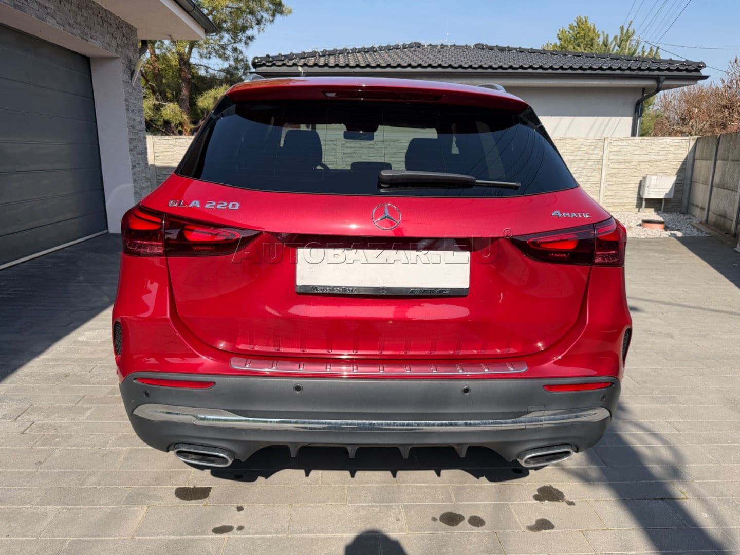 Mercedes-Benz GLA thumb 9