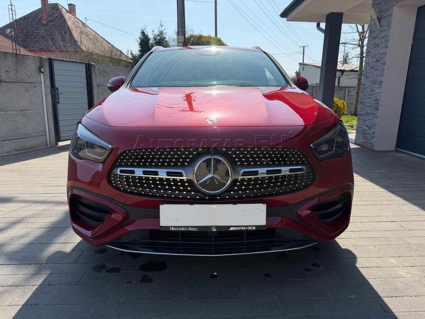 Mercedes-Benz GLA thumb 3