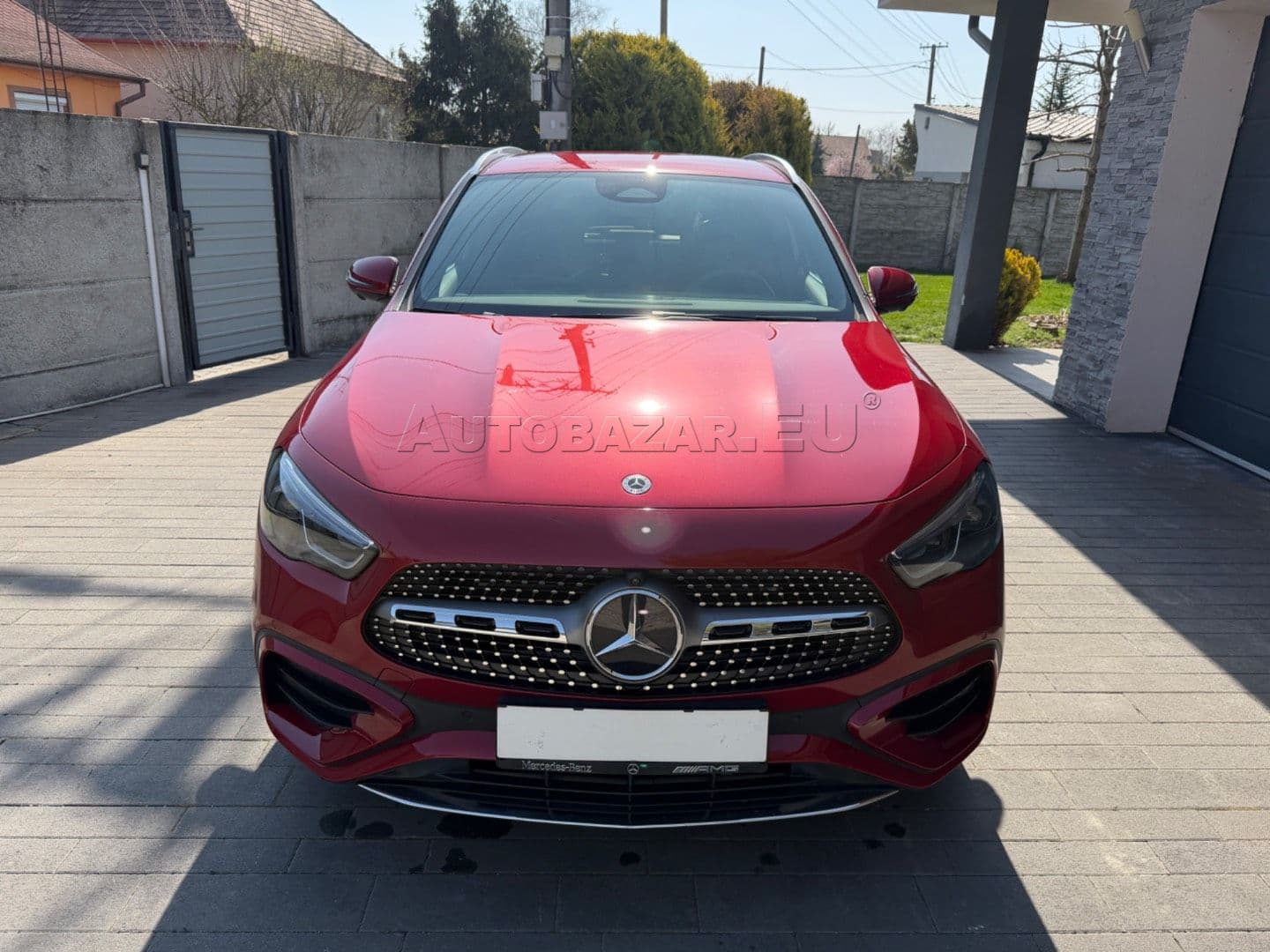 Mercedes-Benz GLA thumb 4