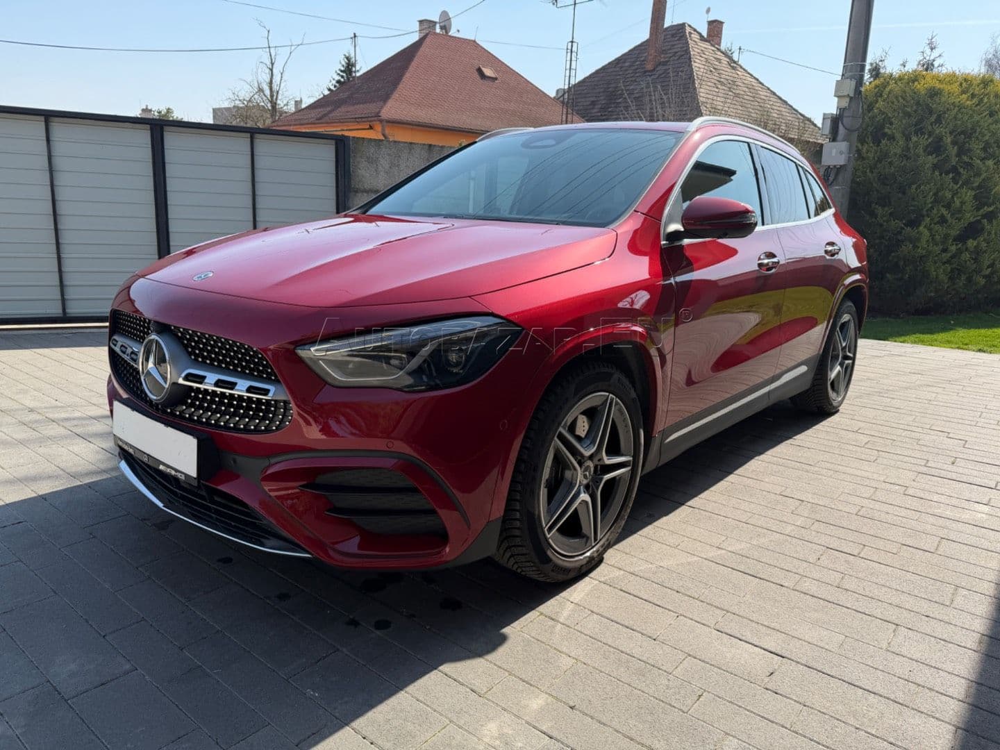 Mercedes-Benz GLA thumb 5