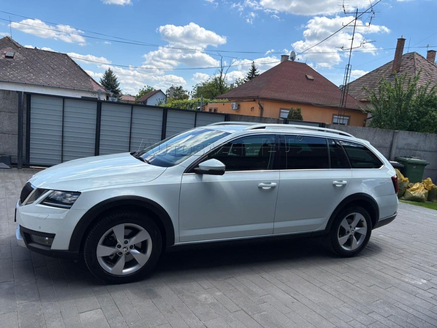 Škoda Octavia 2.0 TDI Scout  DSG 4x4, 135kW, A7, 5d. {2017 - 2020} thumb 5