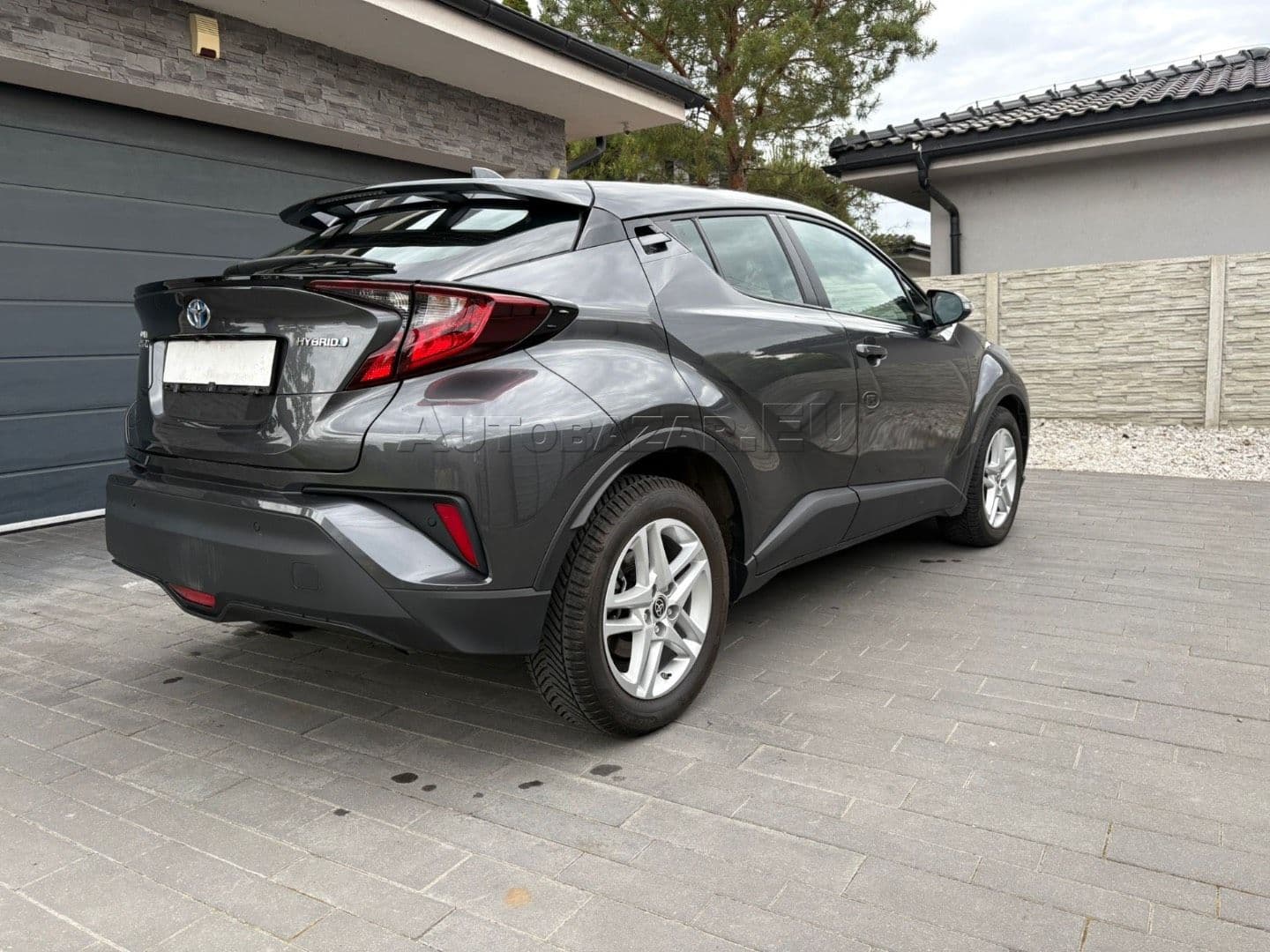Toyota C-HR thumb 7