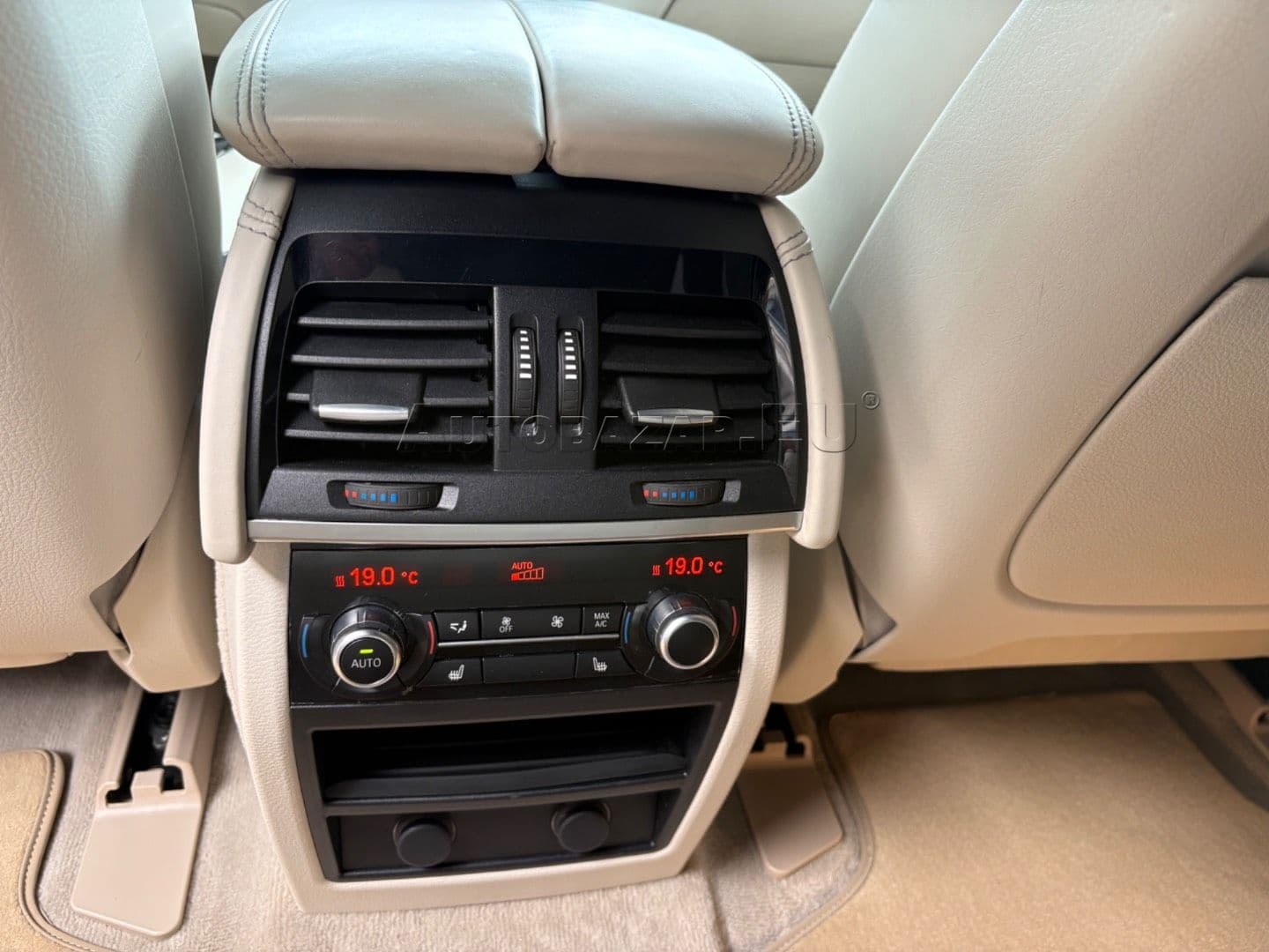 BMW X5 xDrive40d A/T thumb 27