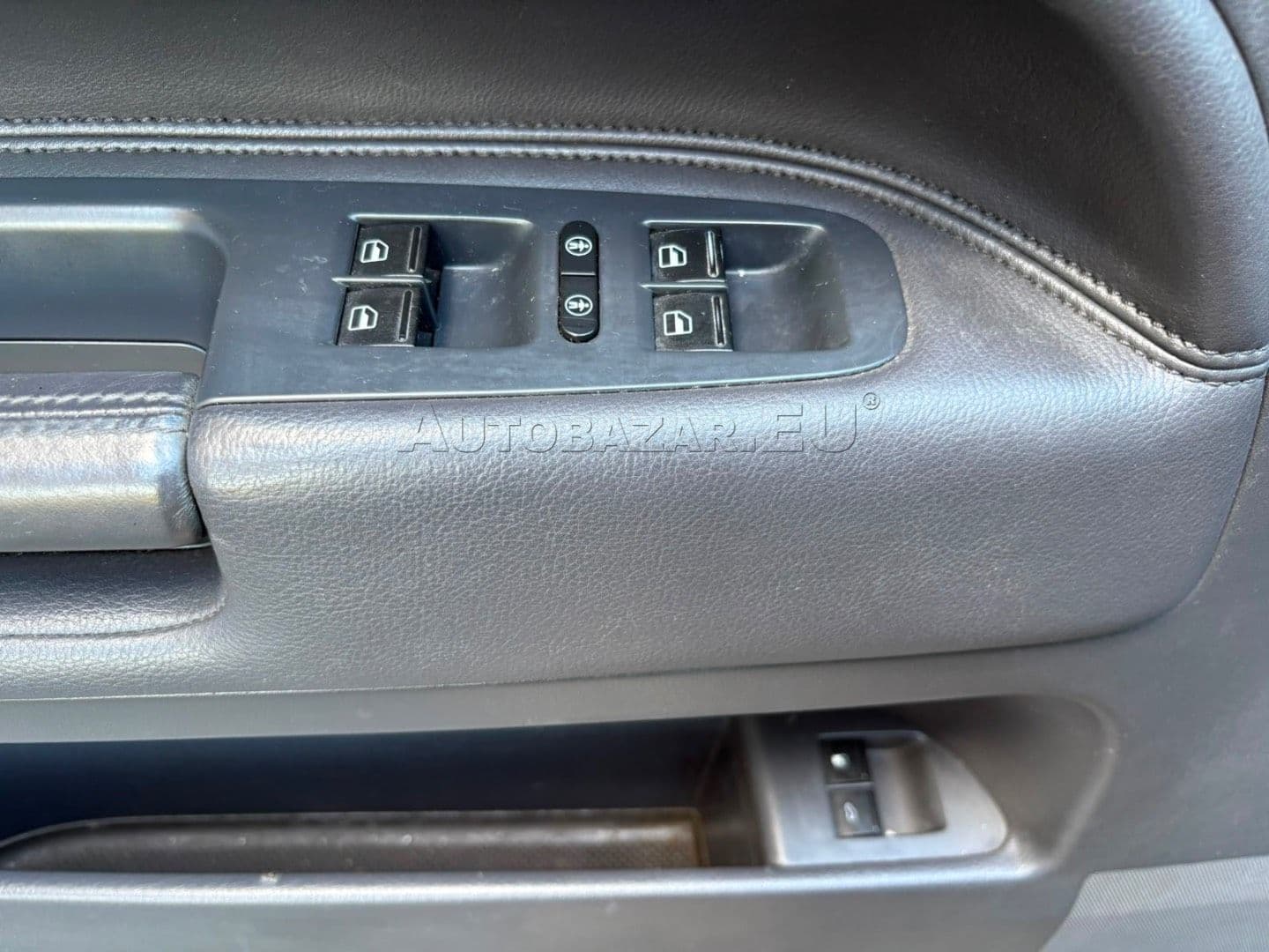 Volkswagen Touareg 3.0 V6 TDI tiptronic thumb 10
