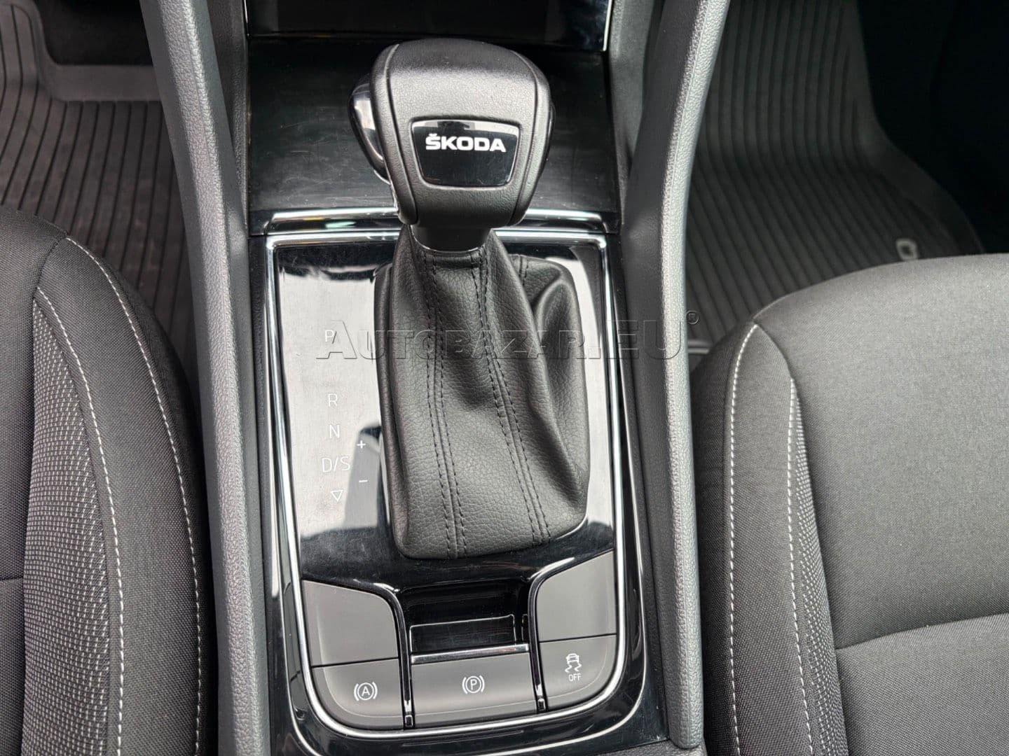 Škoda Karoq 2.0 TDI EVO Ambition DSG thumb 17