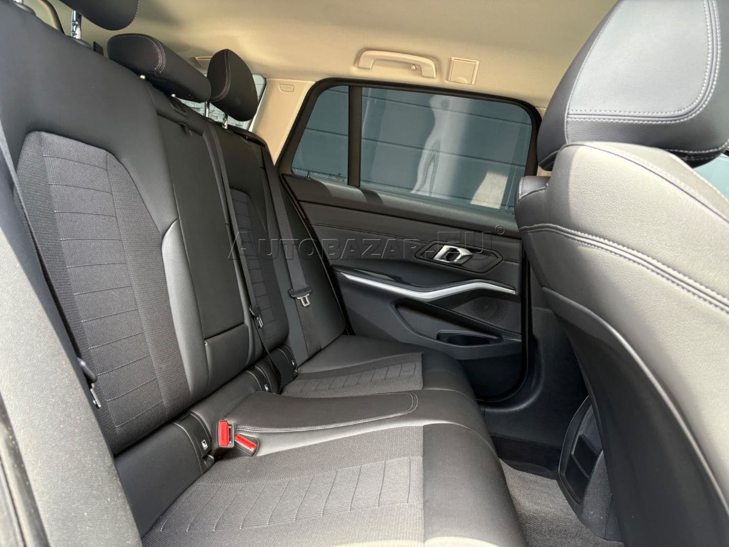 BMW Rad 3 318d mHEV A/T thumb 32