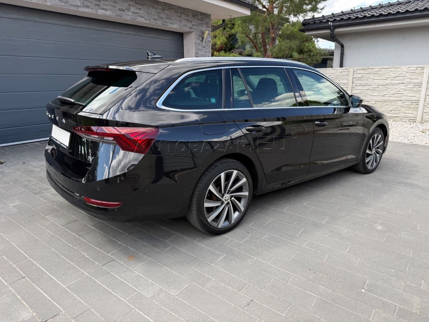 Škoda Octavia Combi thumb 14