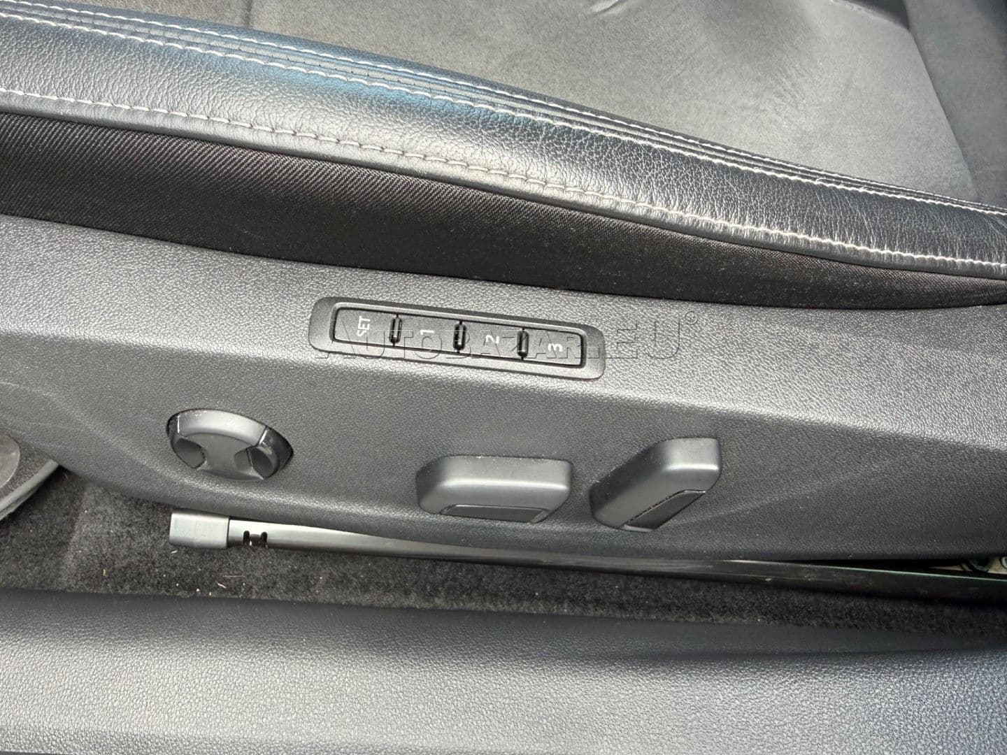 Škoda Octavia Combi thumb 19