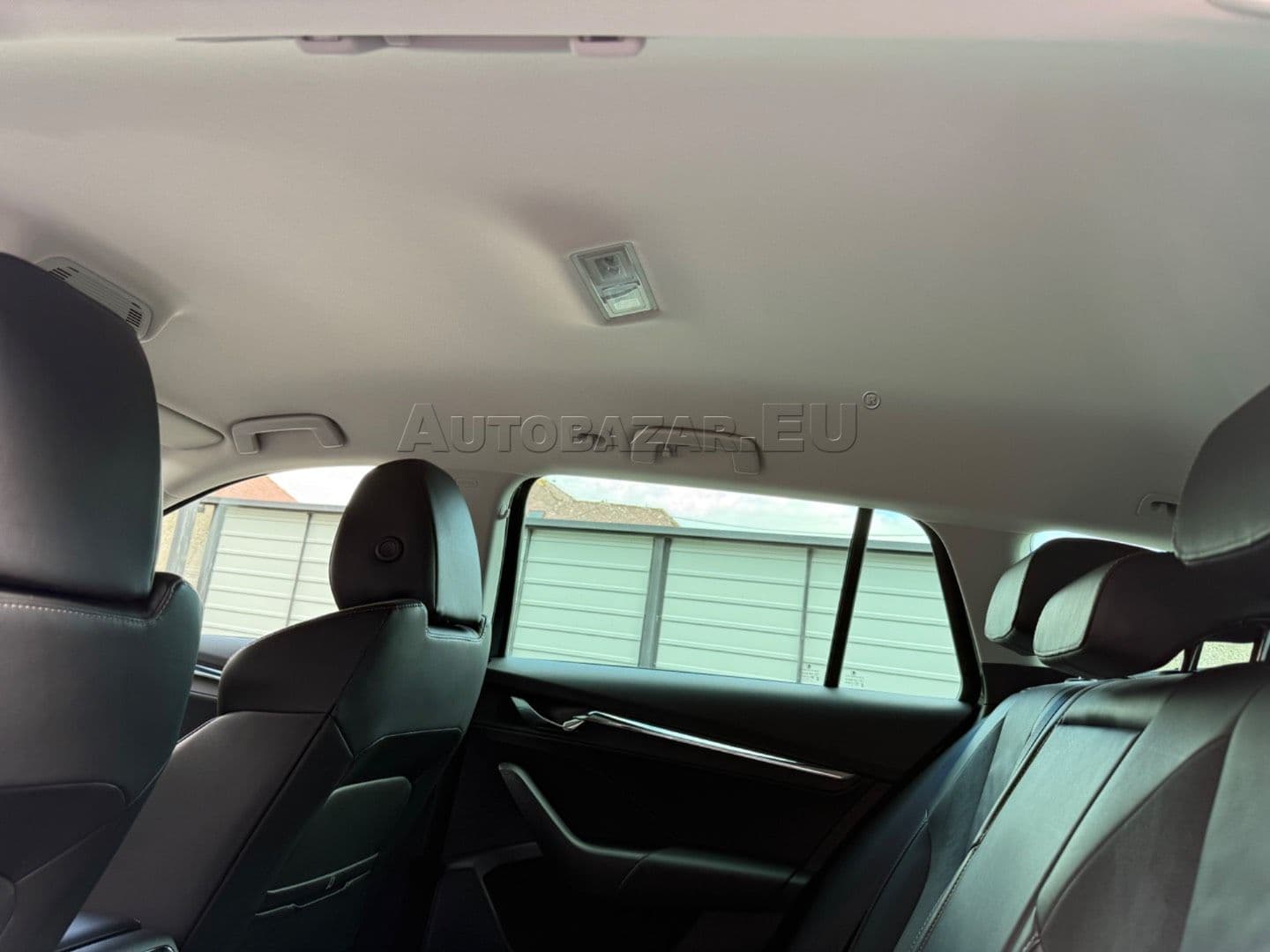Škoda Octavia Combi thumb 34