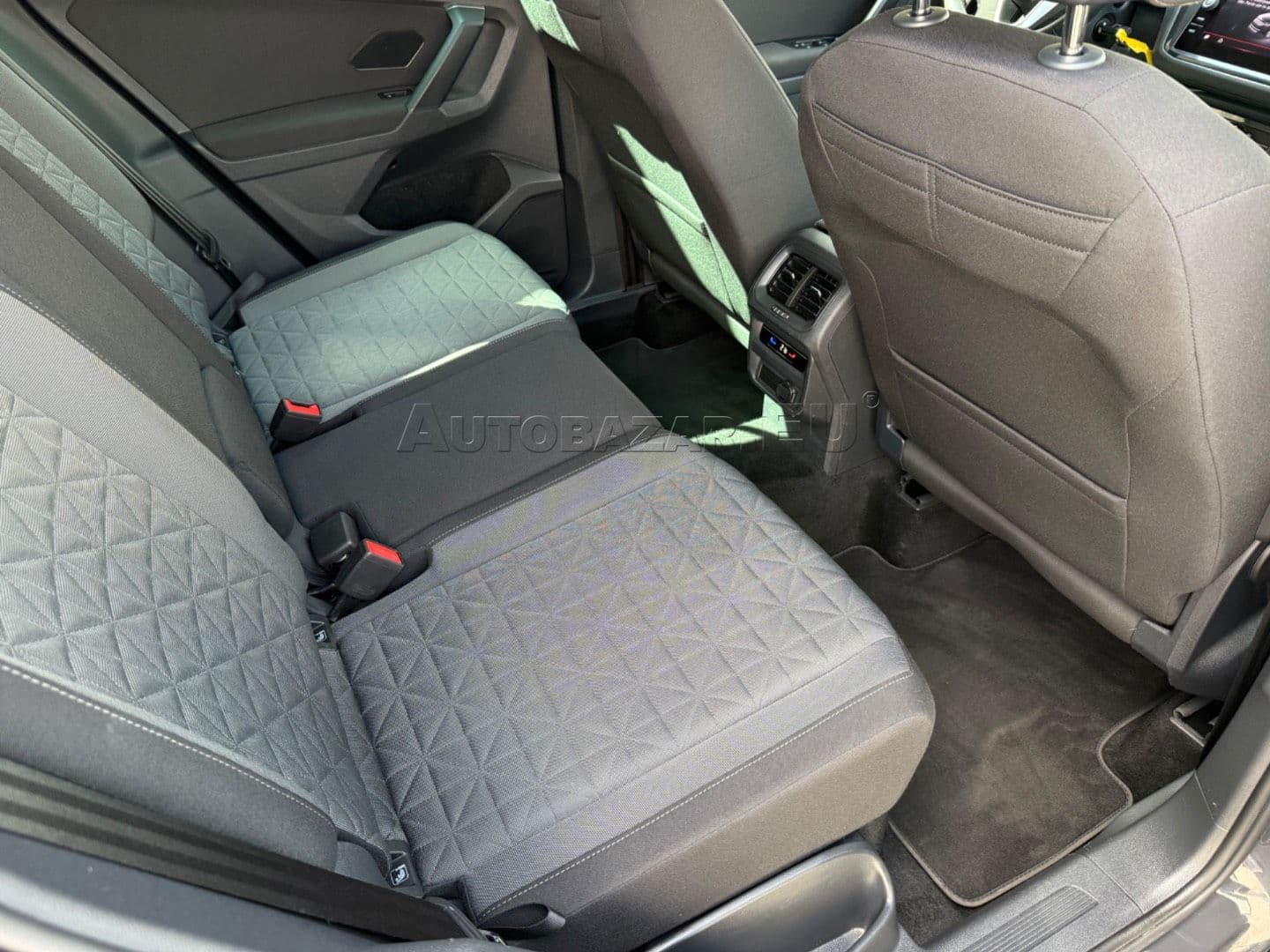 Volkswagen Tiguan thumb 38